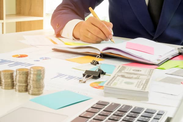 business finance concept business people are PKVSGT2 13 Managing the Finances of your Elderly Parents